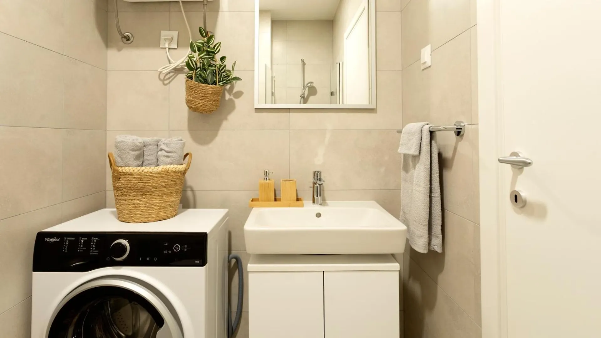 Apartment Apartman Elena Elua Split